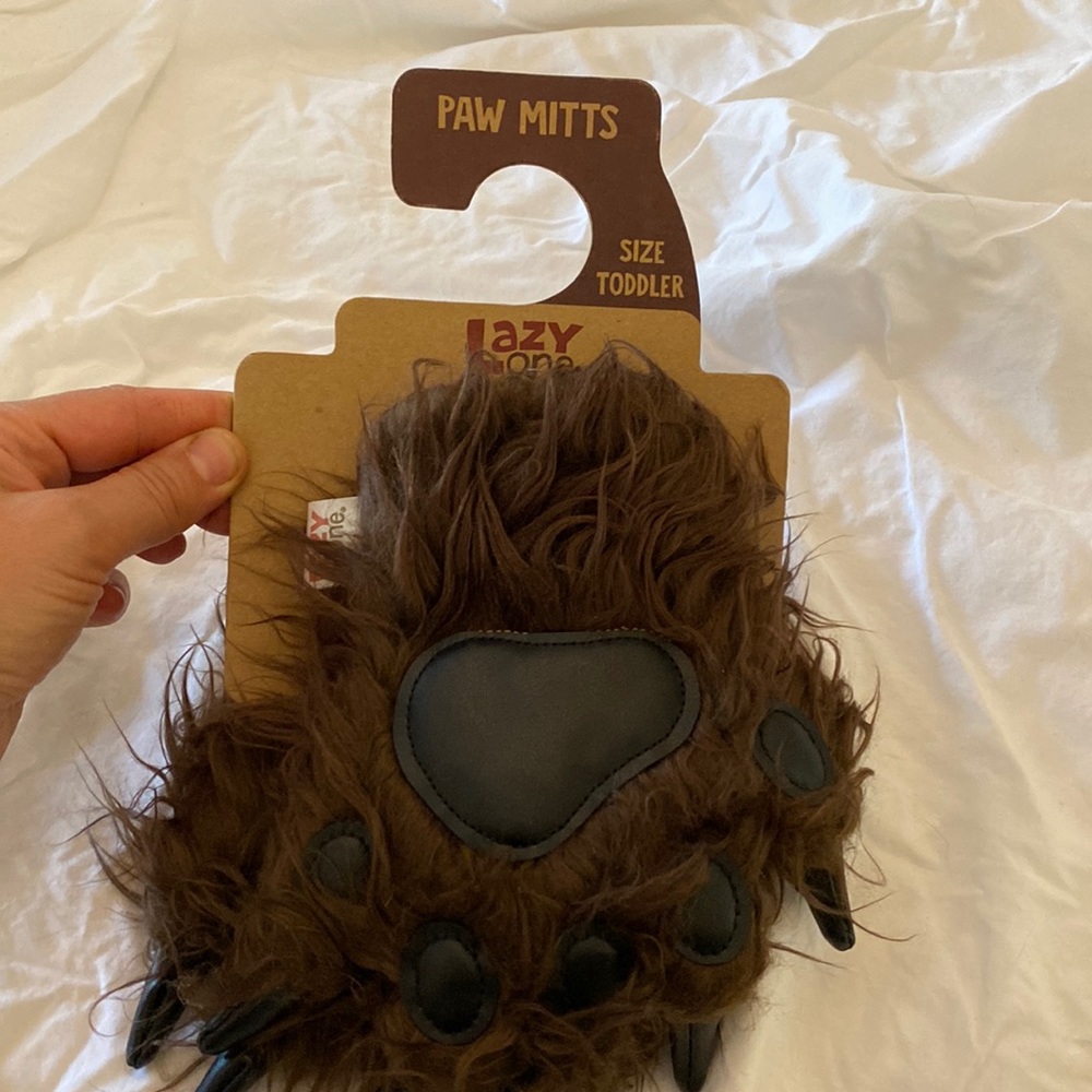 Bear paw gloves